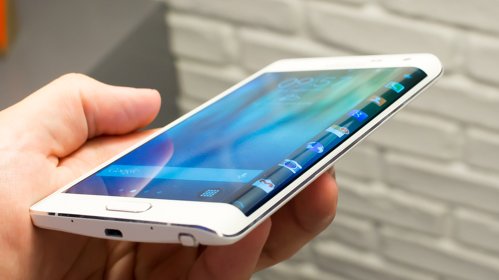 Ce aduce nou Samsung Galaxy  Note Edge ?