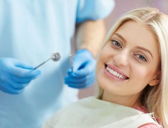 Ce cred dentistii despre implanturile dentare