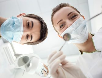 De ce sa optati pentru implanturi dentare?