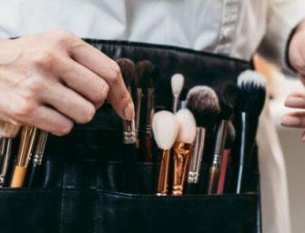 Cum să înveți tehnicile și secretele make-up-ului de la profesioniști