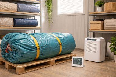 Ce temperatură și umiditate sunt recomandate în spațiul de depozitare pentru un topogan gonflabil?