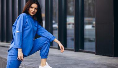 Cum porți treninguri fără să pari îmbrăcată exclusiv pentru sală